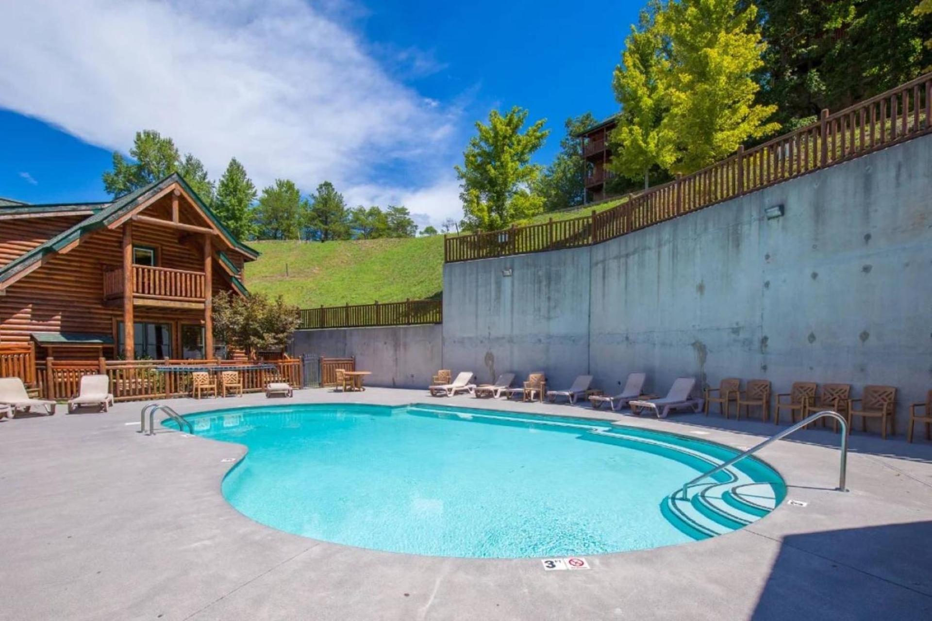 Mountain Creek Lodge Pigeon Forge Exterior photo
